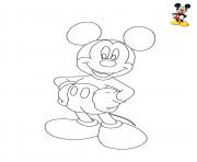 Coloriage Mickey joue au foot dessin