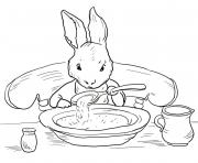 pierre lapin mange une soupe pour reprendre des forces dessin à colorier