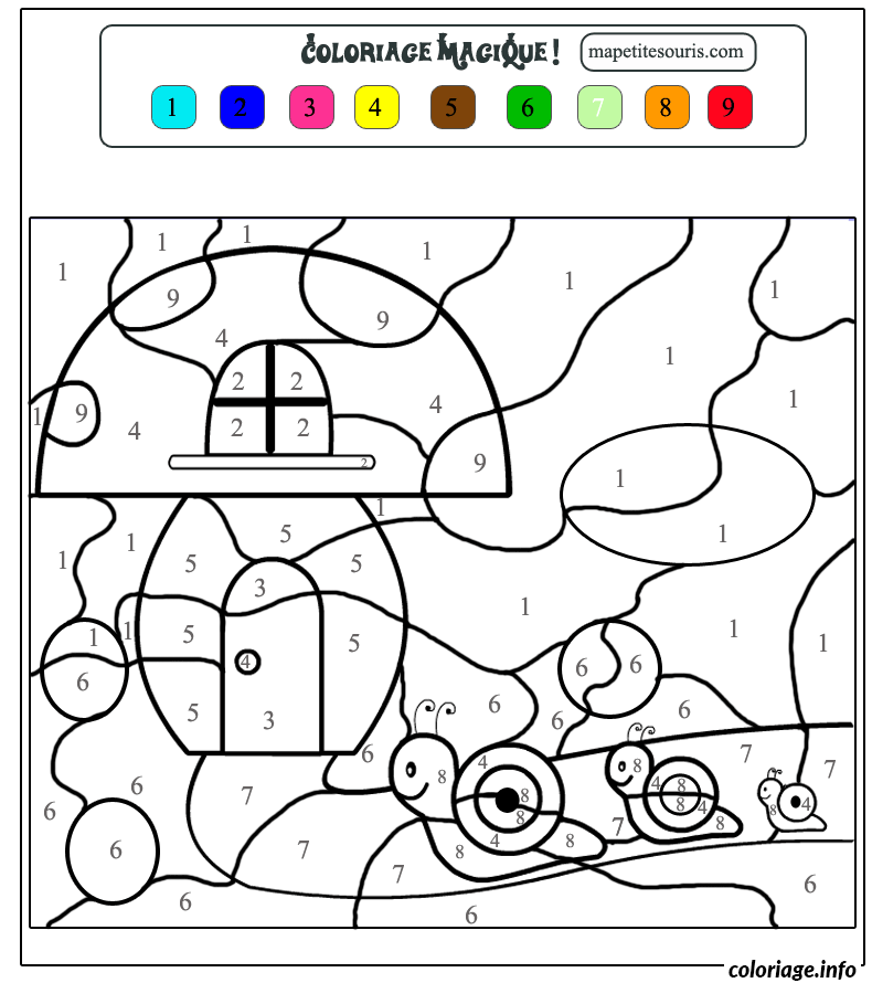Coloriage Château féerique entouré de nuages mystérieux - Magique à imprimer