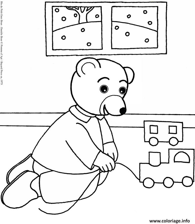 Coloriage Petit Ours Brun joue au camion - JeColorie.com