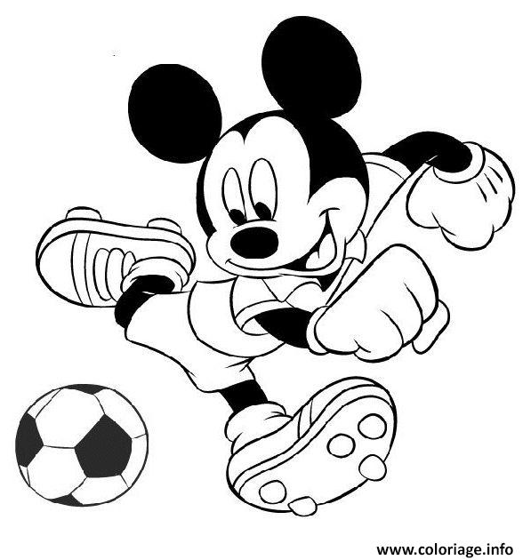 Dessin Mickey joue au foot Coloriage Gratuit à Imprimer