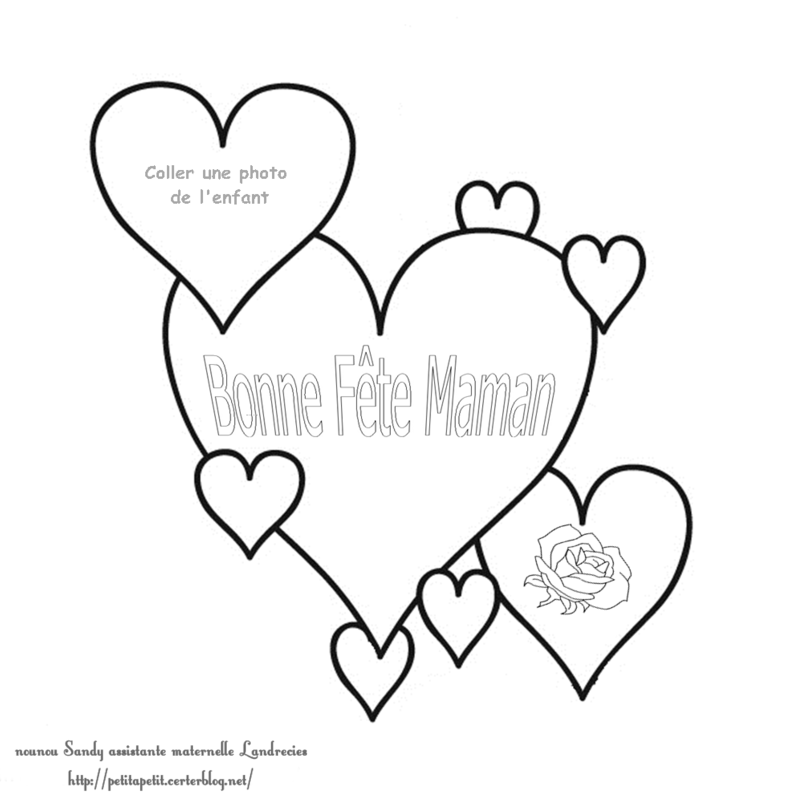 Coloriage Maman avec fleurs et cadeaux de fête - Fête des mères à imprimer